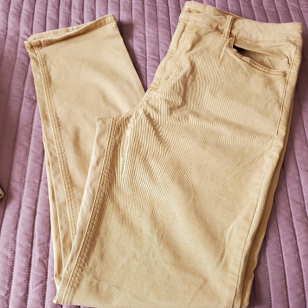 American Eagle Jeans 👖 Tan Khaki Color